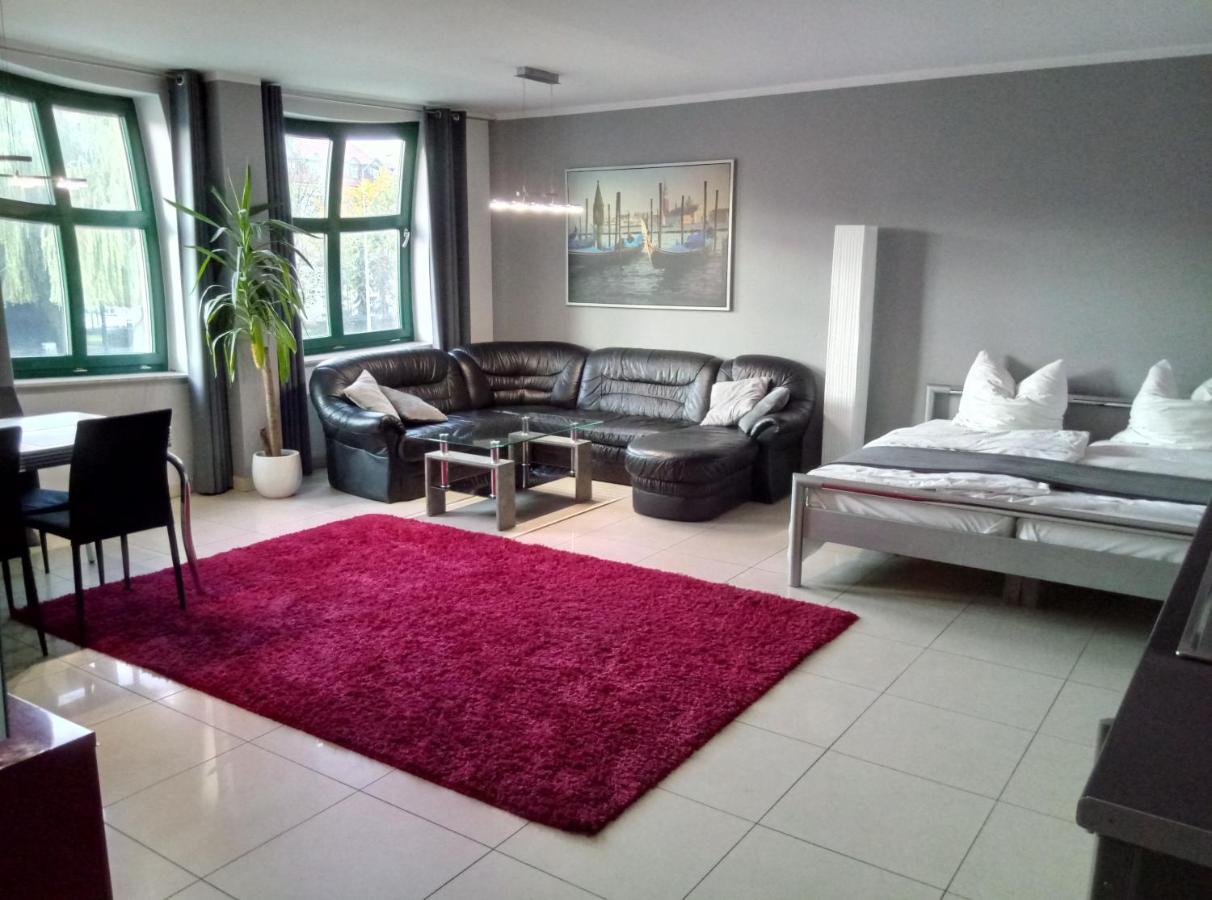 Apartamenty Krzywe Okna Zielona Góra Exterior foto
